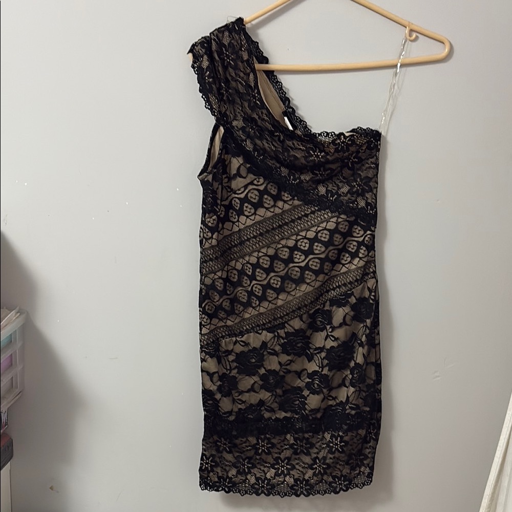 Frederick's of Hollywood Black and Tan Asymmetrical One-Shoulder Cocktail Dress